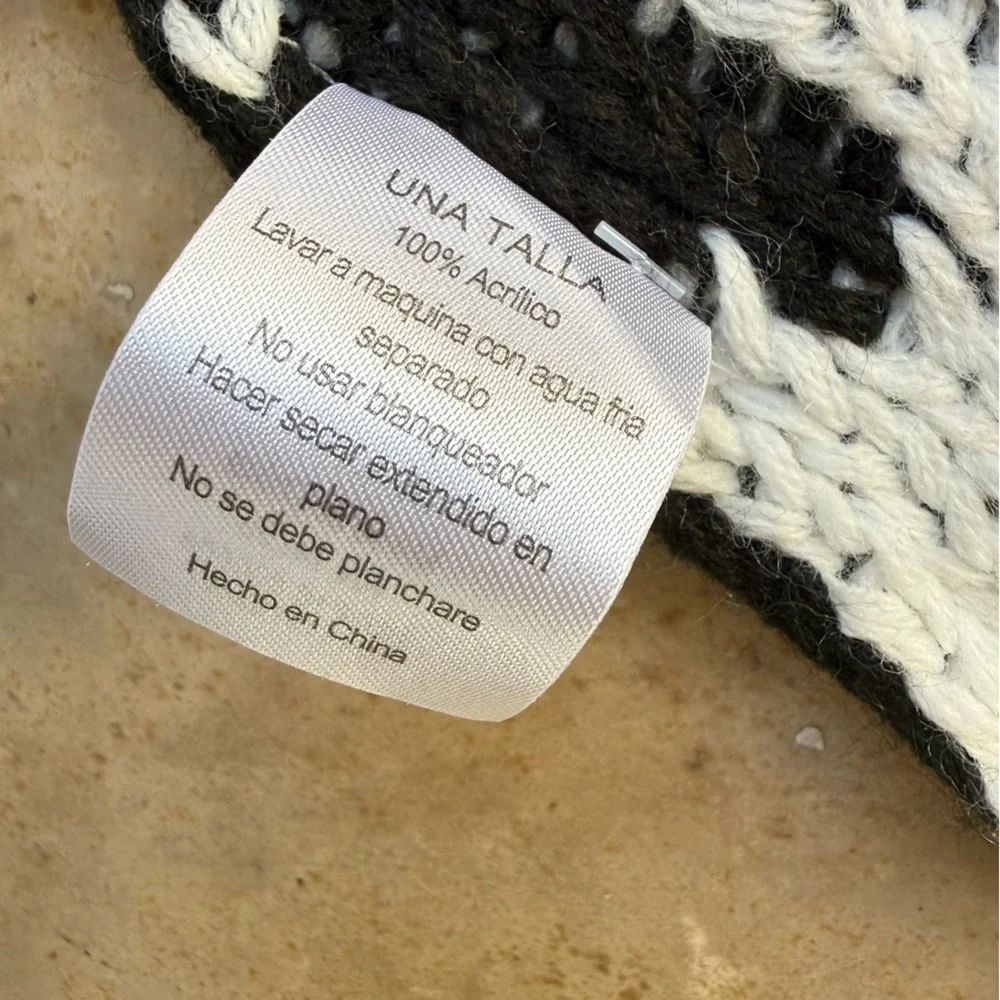 OSFM ladies, long black and white fringe scarf, excellent condition